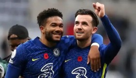 梅努惊艳表现引瓜迪奥拉质疑 曼联用人策略待反思